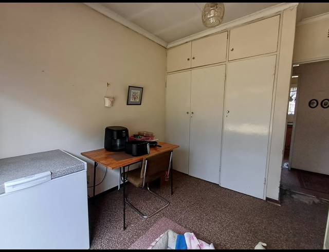3 BEDROOM HOUSE FOR SALE IN DERSLEY